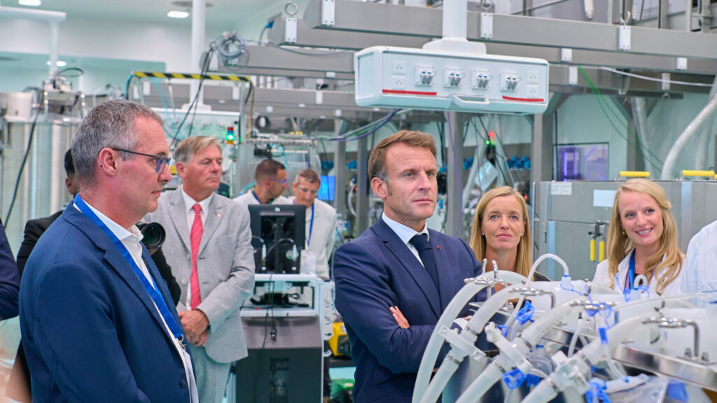 Inauguration de MODULUS Sanofi à Neuville sur Saone avec President Emmanuel Macron - Photo par Jean Fotso photographe corporate à Lyon