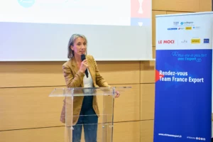 Catherine Staron, Vice-Présidente de la Région Auvergne-Rhône-Alpes, prononçant un discours aux Trophées MOCI.