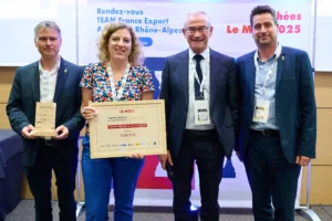 Nicolas Fouquet de SANTOS S.A.S. avec le Prix PME des Trophées MOCI, récompensant une entreprise exportatrice.
